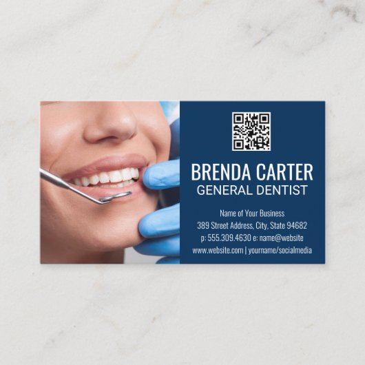 Carte De Visite Dentiste travaillant avec le patient | Code QR (Devant)
