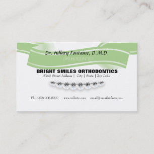 Carte de visite d'orthodontiste avec la carte de