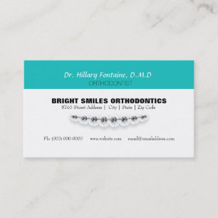 Carte de visite d'orthodontiste avec la carte de
