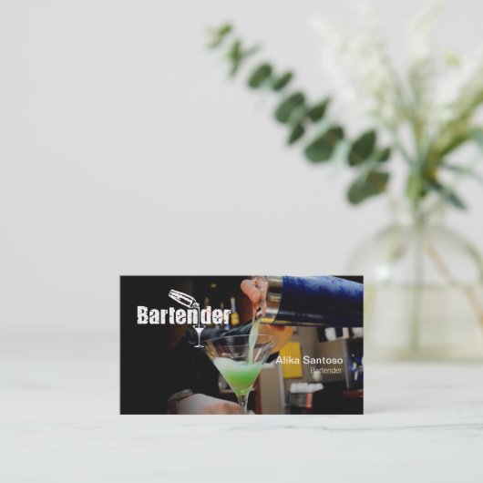 Carte de visite du barman (Debout devant)