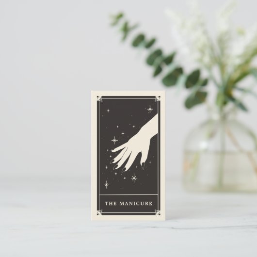 Carte de visite du technicien de l'ongle du Tarot (Debout devant)