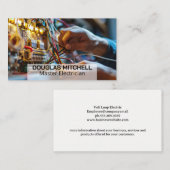 Carte De Visite Électricien travaillant avec des fils dans une boî (Devant / Derrière)