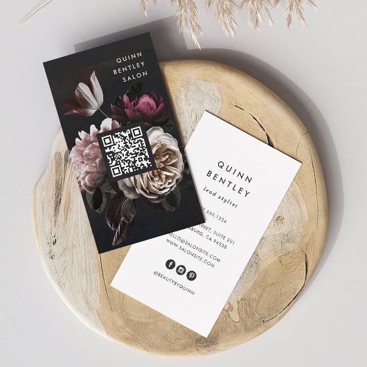 Carte De Visite Elégant Bouquet floral foncé | Code QR vertical