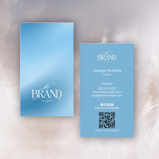 Carte De Visite Elegant Cool Icy Blue Smooth Gradient QR Code Logo