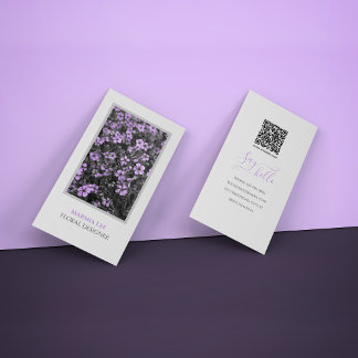 Carte de visite élégante blanche avec code QR et m
