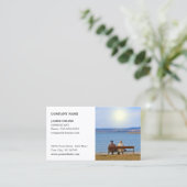 Carte de visite expert en assurance classique (Debout devant)