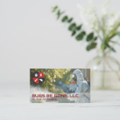 Carte De Visite Exterminateur Spraying the Property (Debout devant)