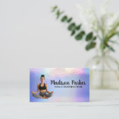 Carte De Visite Femme assise sur une jambe croisée | Pastel Irides (Debout devant)