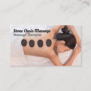 Carte De Visite Femme recevant un massage aux pierres dans un spa