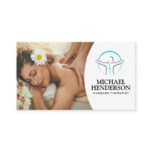 Femme Souriante Se Massant