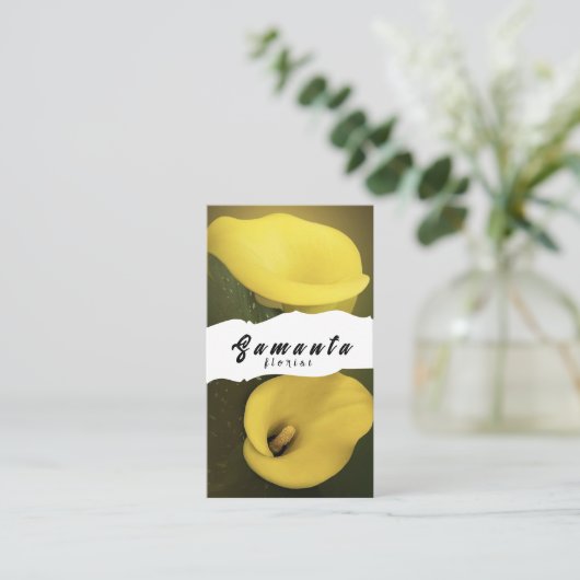 Carte de visite fleuriste (Debout devant)