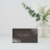 Carte de visite floral de spa à la mode beige de (Debout devant)