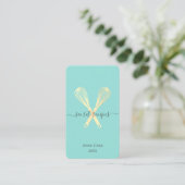 Carte De Visite Gold Whisk Bakery Chef Traiteur modifiable Code Qr (Debout devant)