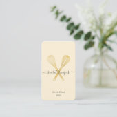 Carte De Visite Gold Whisk Bakery Chef Traiteur modifiable Code Qr (Debout devant)