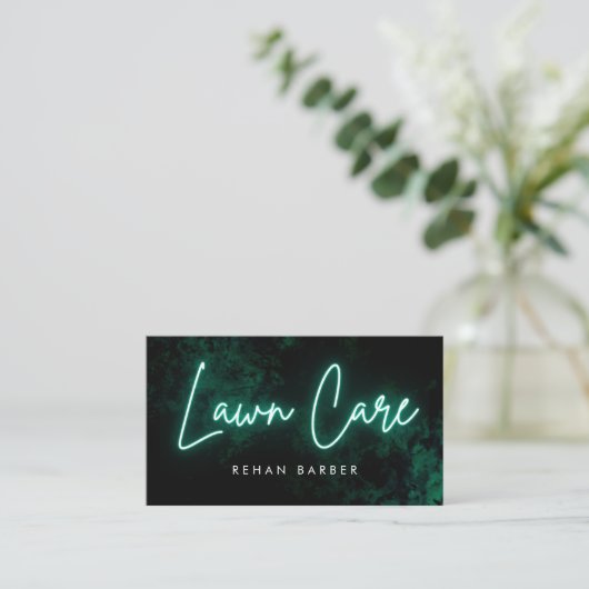 Carte De Visite Green Neon Lawncare & Landscaping (Debout devant)