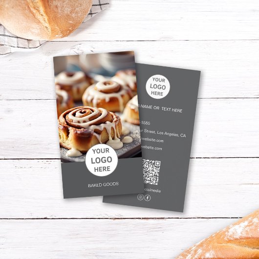 Carte de visite gris foncé avec code QR pour logo