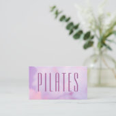 Carte de visite holographique violette Pilates (Debout devant)