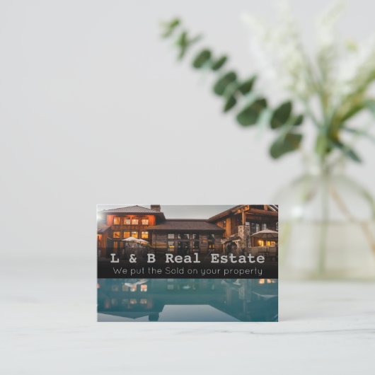 Carte de visite immobilier (Debout devant)