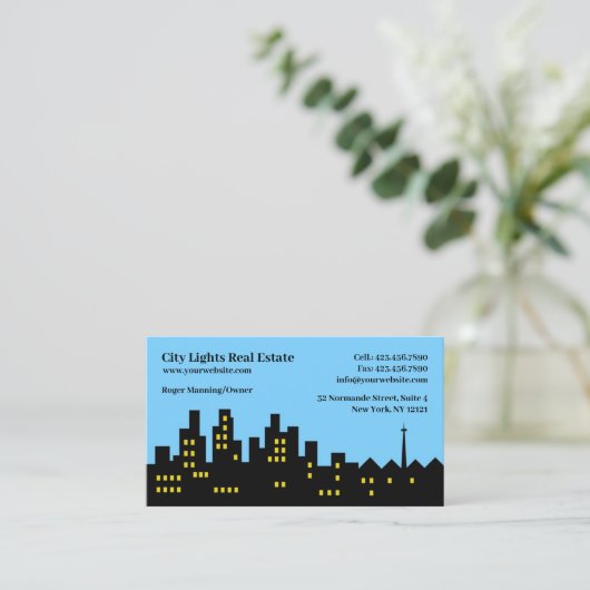 Carte de visite immobilier (Debout devant)