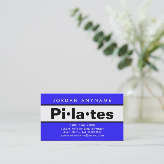 Carte De Visite Instructeur de classe Pilates Gras Bleu et Blanc (Debout devant)