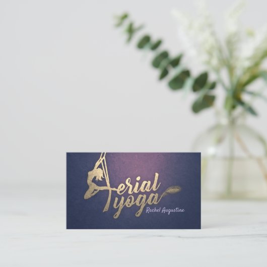 Carte De Visite Instructeur de yoga aérien Pilates Fitness Purple (Debout devant)