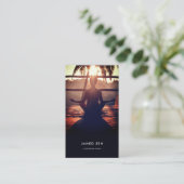 Carte De Visite Instructeur de Yoga moderne bien-être Monogramme Q (Debout devant)