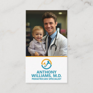 Carte De Visite Jeune Docteur tenant un enfant souriant