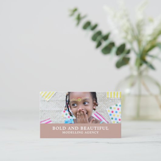 Carte De Visite Jeune modèle, agence de modélisation, agent modèle (Debout devant)
