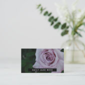 Carte De Visite Lilac Rose, fleuriste (Debout devant)