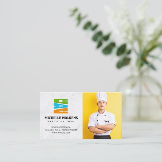 Carte De Visite Logo du restaurant Dinnerware | Chef en uniforme (Debout devant)