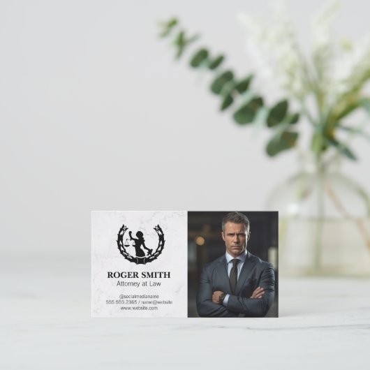 Carte De Visite Logo du système de justice | Homme d'affaires | Av (Debout devant)