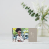 Carte De Visite Logo Moderne Bohème Taupe Simple Code QR Photo (Debout devant)