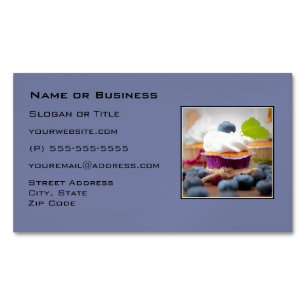 Carte De Visite Magnétique Delicious Blueberry Cupcake with Whipped Cream