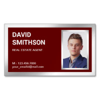 Photo d'agent immobilier en feuille d'argent rouge