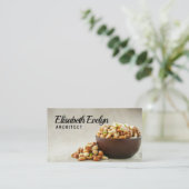 Carte De Visite Mélange de noix différentes dans une tasse en bois (Debout devant)