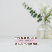 Carte De Visite Mini Boulettes de chocolat, Sucres, Boutique de gâteaux (Debout devant)