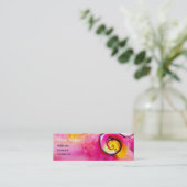 CARTE DE VISITE MINI FLEURS BLANCHES ET MONOGRAMME À BOUTEILLE D'OR (Debout devant)