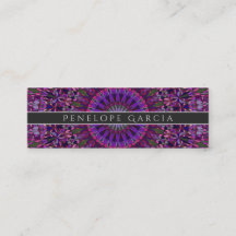 Mandala floral coloré pourpre