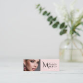 Carte De Visite Mini Maquilleuse Rose Pâle Code Qr Icône Sociale Mini (Debout devant)