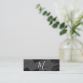 Carte De Visite Mini Monogramme de script / Gris lisse brossé (Debout devant)