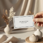 Carte De Visite Minimaliste professionnel élégant noir et blanc<br><div class="desc">Minimaliste et élégant professionnel noir et blanc. C'est un look sophistiqué pour consultant,  écrivain,  enseignant et plus encore.</div>