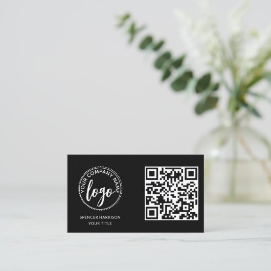 Carte De Visite Modern Black Logo QR Code Template (Debout devant)