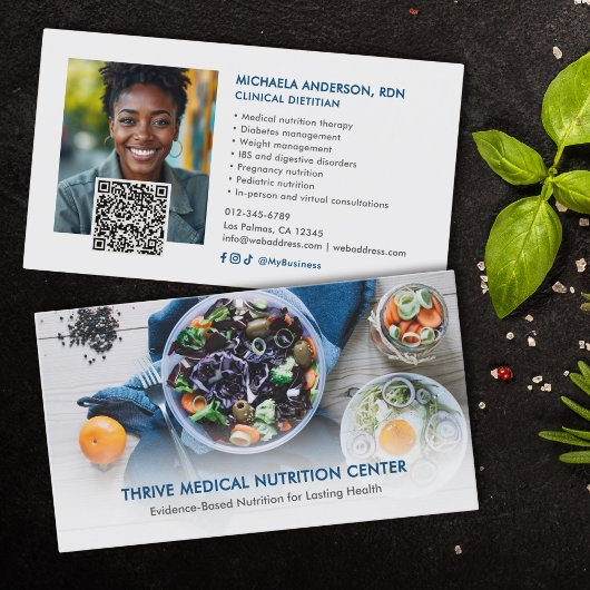 Carte De Visite Modern Dietitian/Nutritionist QR Code Social Media