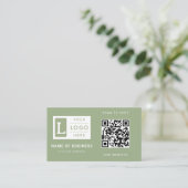 Carte De Visite Modern Sage Green QR Code Minimalist Custom Logo (Debout devant)