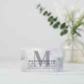 Carte De Visite Monogramme Serif | Arrière - plan de mur de textur (Debout devant)