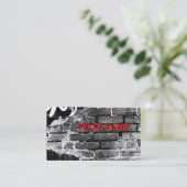 carte de visite mur en brique (Debout devant)