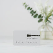 Carte de visite musicale pour un professeur de gui (Debout devant)