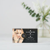 Carte de visite noir et or pour le salon à ongle (Debout devant)