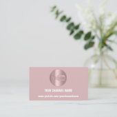 CARTE DE VISITE NOM DU CANAL YOUTUBER LOGO QR CODE ROSE (Debout devant)
