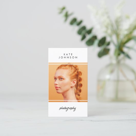 Carte De Visite Photographe de script moderne QR Code médias socia (Debout devant)